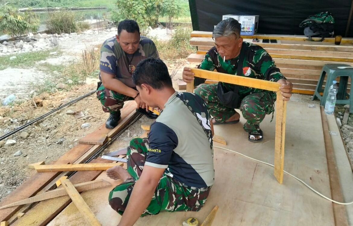 Pembuatan Bagesting Jadi Langkah Awal Satgas TMMD 130 di Tigaraksa Pembuatan Bagesting Jadi Langkah Awal Satgas TMMD 130 di Tigaraksa