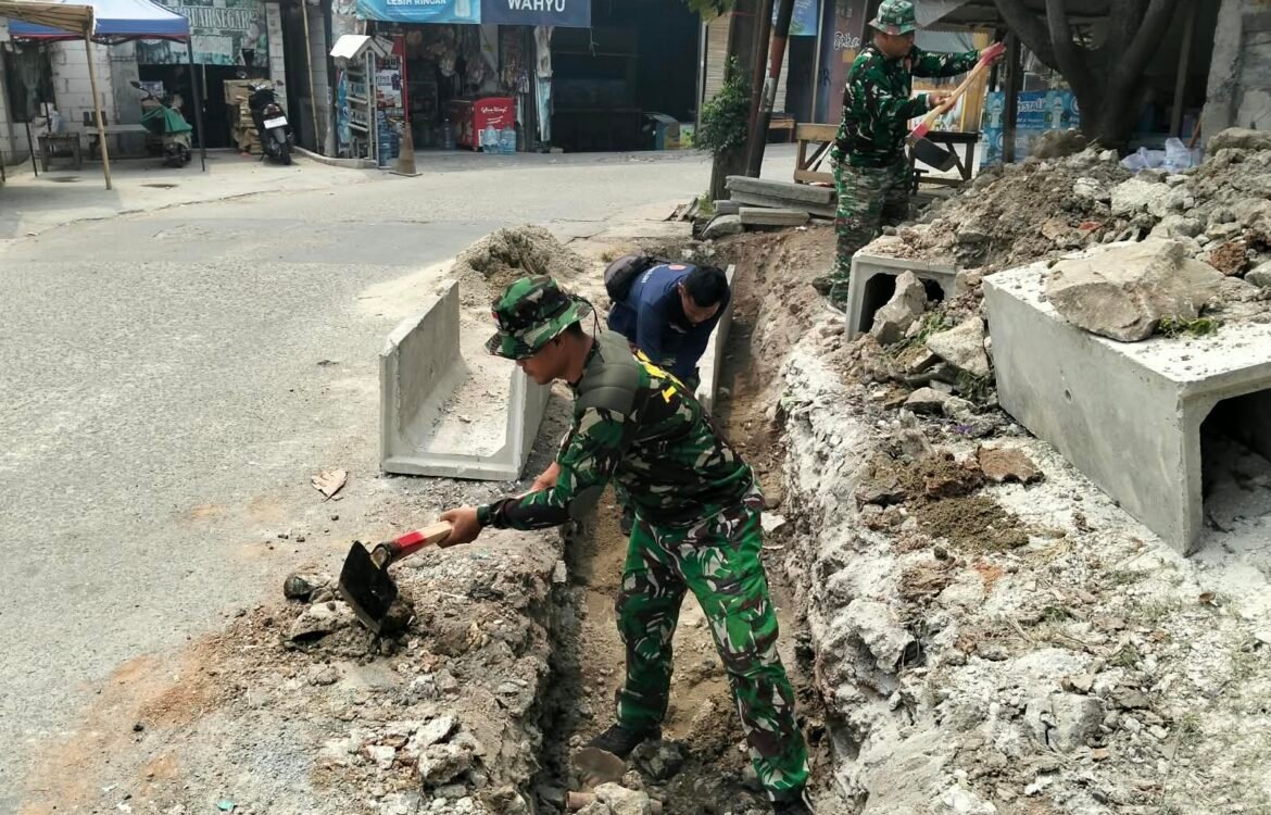 Peningkatan Infrastruktur Lingkungan melalui Penggalian Parit di Desa Sumur Bandung Peningkatan Infrastruktur Lingkungan melalui Penggalian Parit di Desa Sumur Bandung