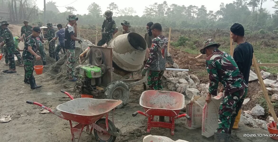 Aktivitas Pembangunan Jalan di Parumpanai Libatkan Partisipasi Masyarakat Secara Aktif Aktivitas Pembangunan Jalan di Parumpanai Libatkan Partisipasi Masyarakat Secara Aktif
