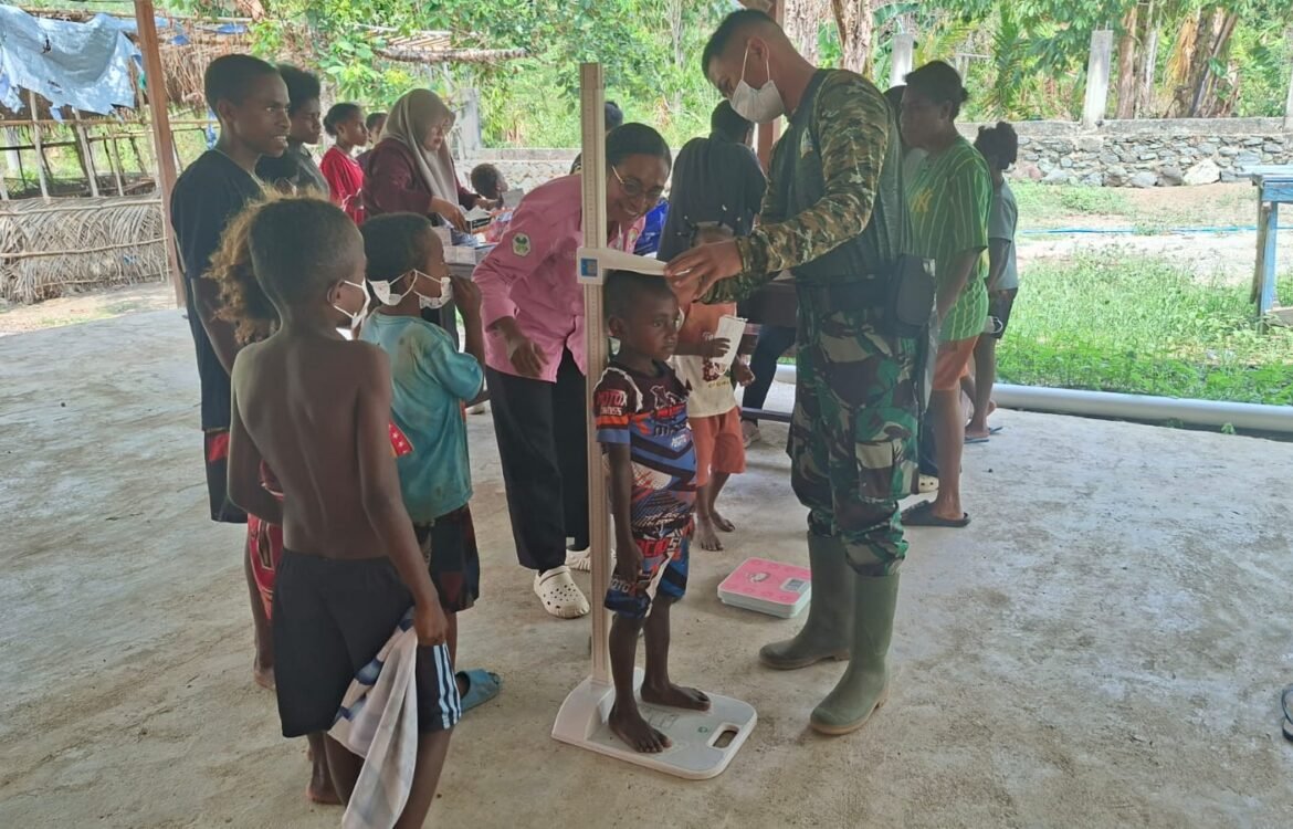 TMMD 1808/Mansel Fokus Sehatkan Anak Melalui Pemantauan di Yamboi TMMD 1808/Mansel Fokus Sehatkan Anak Melalui Pemantauan di Yamboi