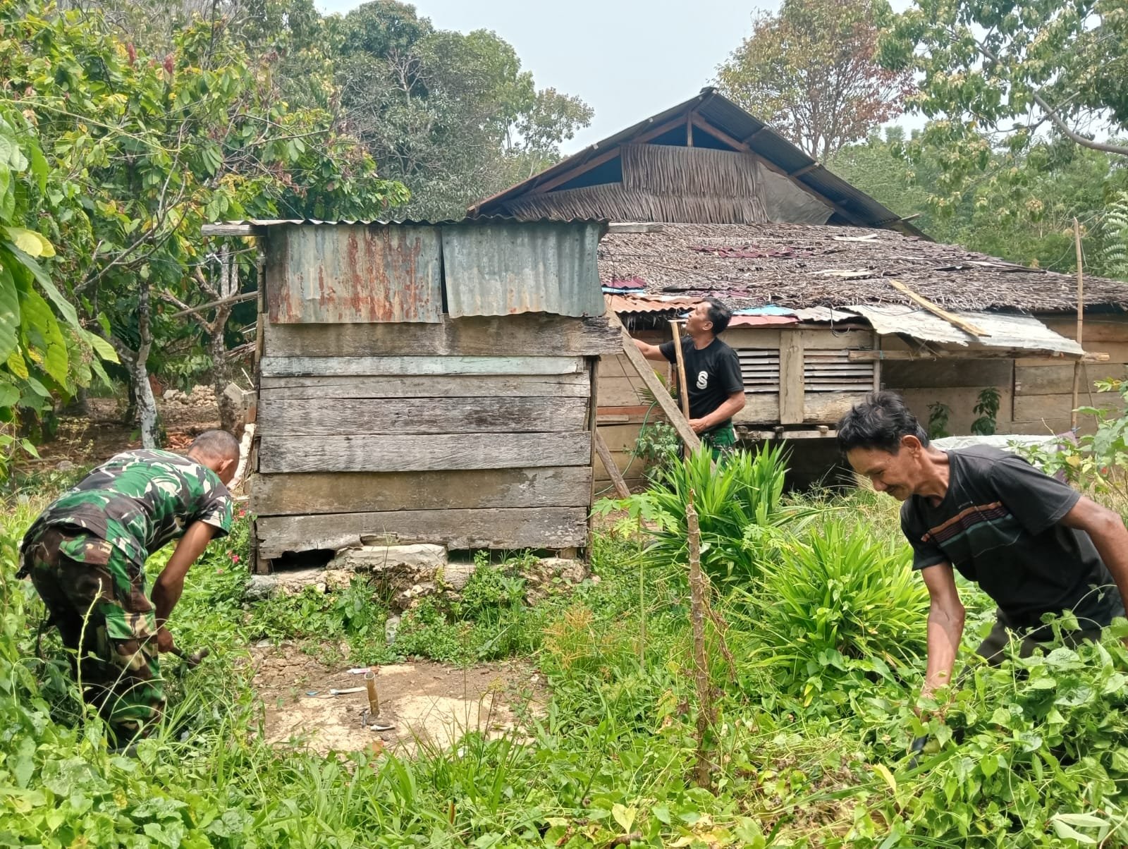Revitalisasi sanitasi pedesaan melalui proyek MCK TMMD di Sulewana dimulai