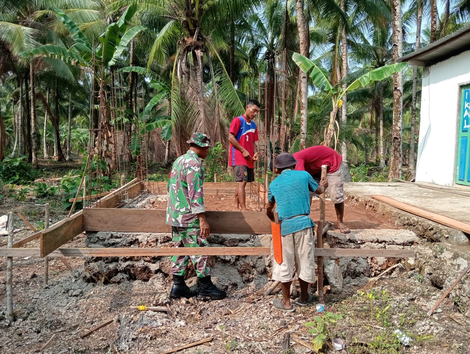 Satgas TMMD Kodim 1512/Weda Galang Dukungan Ibadah Masyarakat di Kacepi