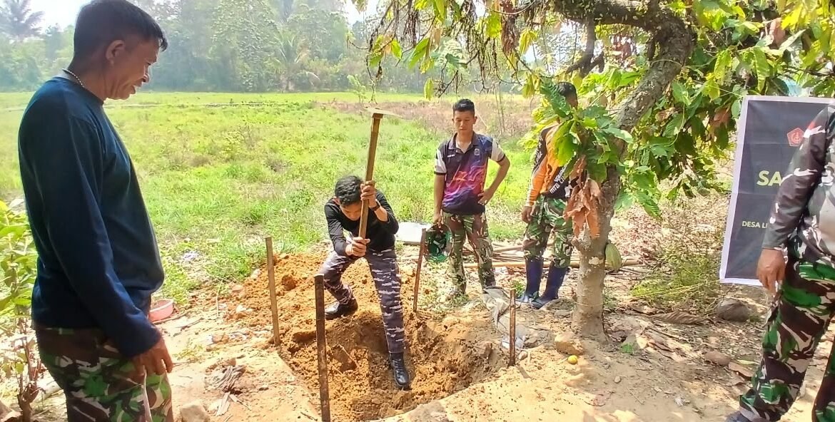 Tentara Kembangkan Fasilitas MCK di Tiku Djobu untuk Masyarakat Desa Tentara Kembangkan Fasilitas MCK di Tiku Djobu untuk Masyarakat Desa