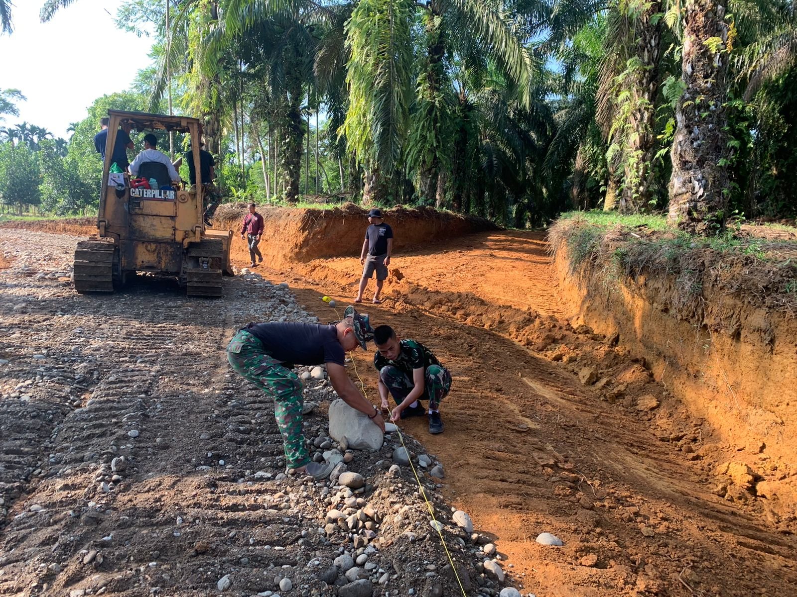 Proyek TMMD ke-130: TNI dan Komunitas Bersatu Tuntaskan Jalan 2,9 Kilometer di Bengkulu