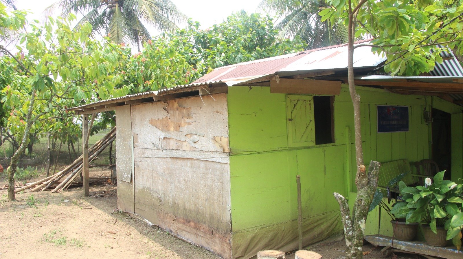 Dukungan TMMD Kodim 0407 Membantu Perbaikan Rumah Haji Arsyad di Bengkulu
