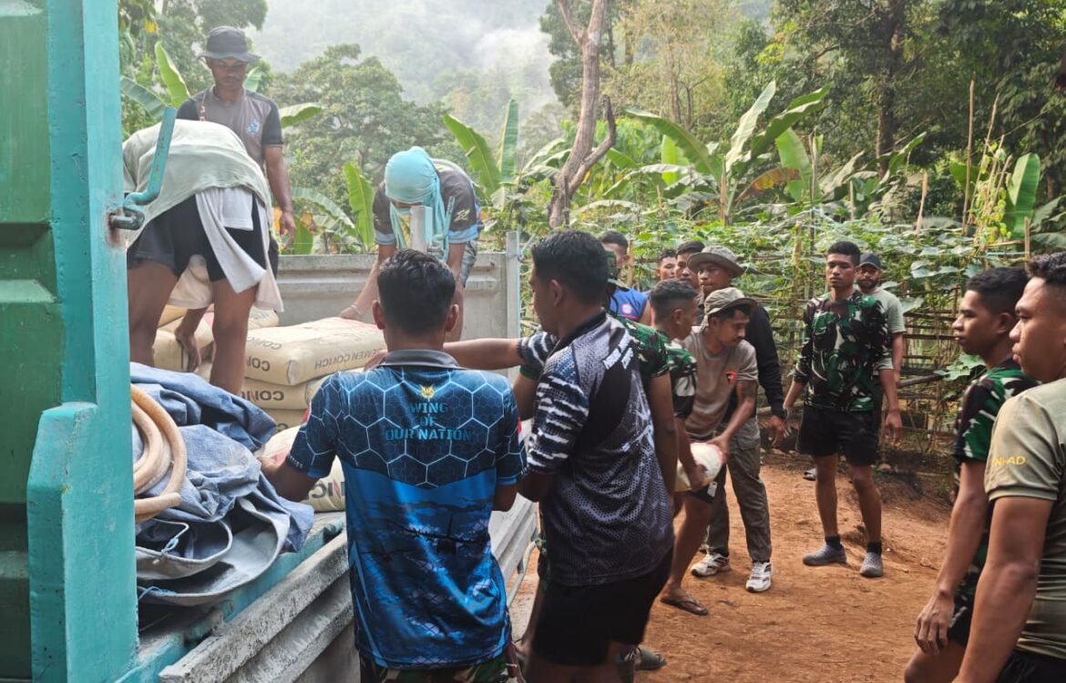 Peran Aktif Komunitas Dusun Seri Dalam Sukseskan TMMD Ke-130 di Ambon