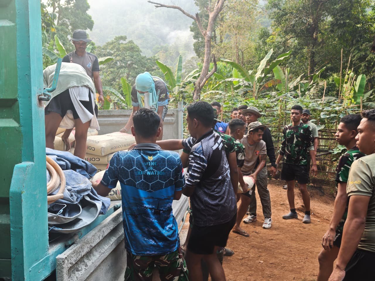 Peran Aktif Komunitas Dusun Seri Dalam Sukseskan TMMD Ke-130 di Ambon