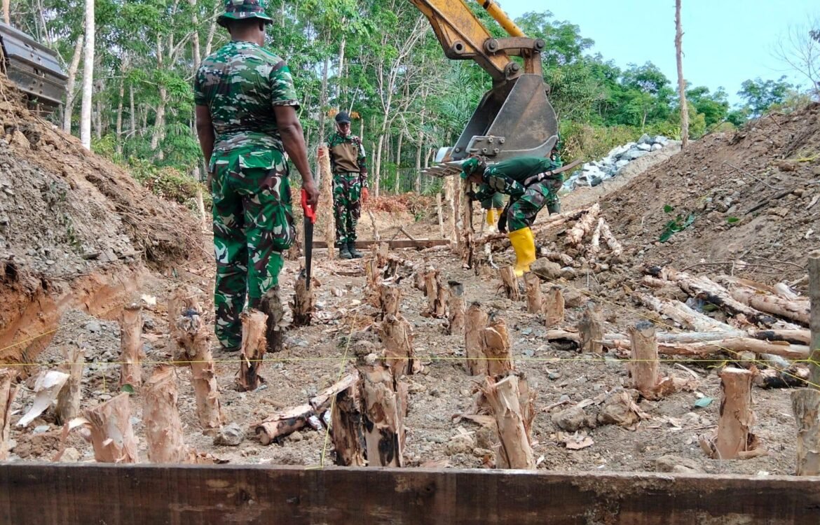 Penguatan Struktur Jembatan di Karang Rejo Melalui Pemasangan Trucuk Galam