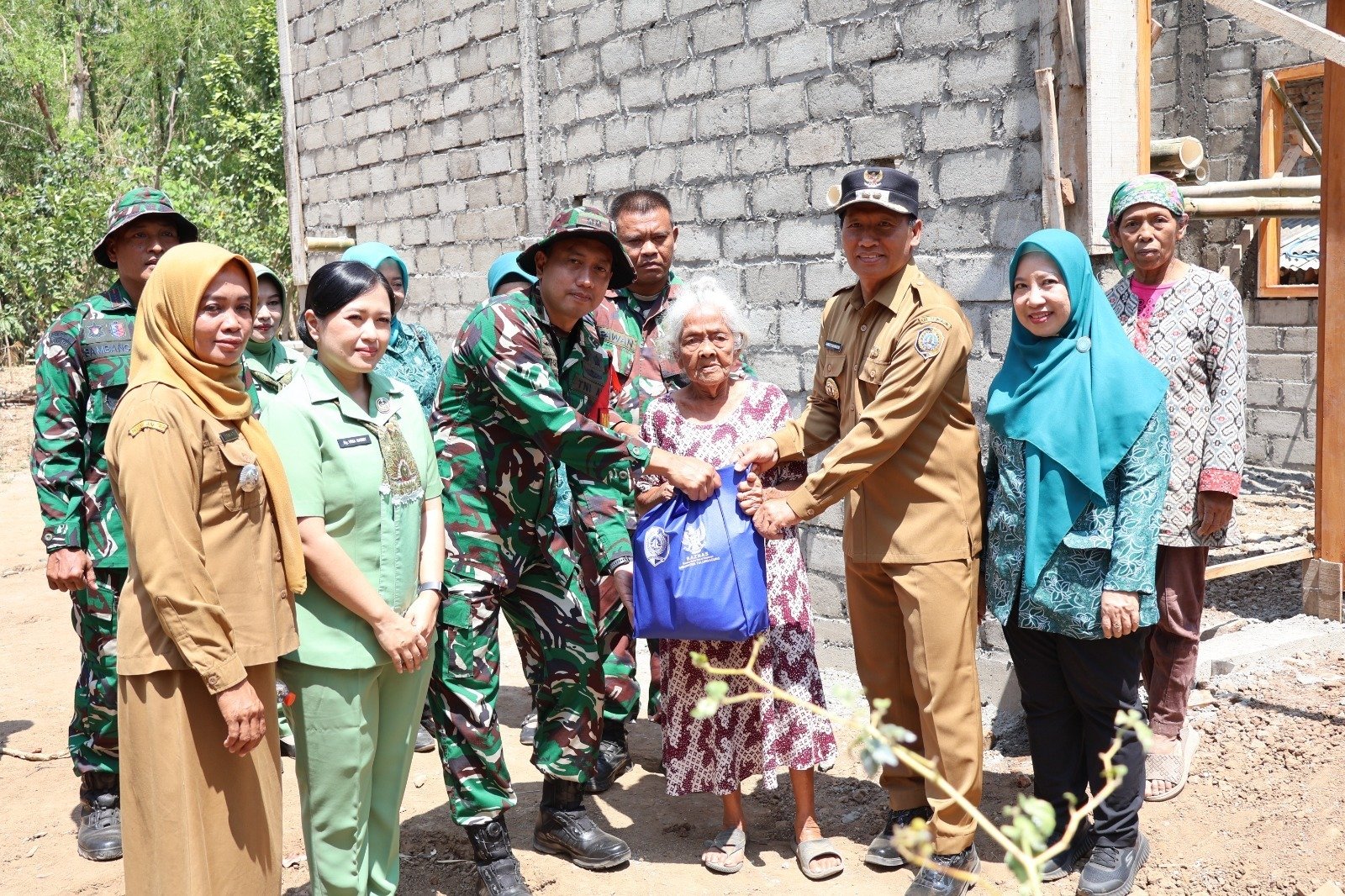 Mbah Waqilah, di usia 95 tahun, berharap hunian layak segera terealisasi