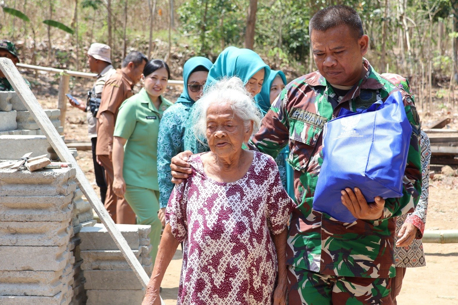Mbah Waqilah, 95 Tahun, Tekadkan Kemandirian Melalui Renovasi Rumah TMMD
