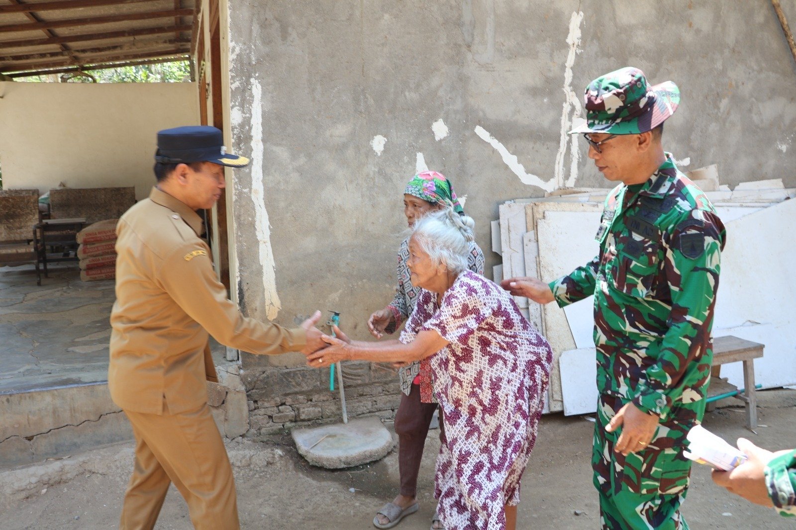 Mbah Waqilah, 95 tahun, nantikan hunian nyaman dari program RTLH TMMD