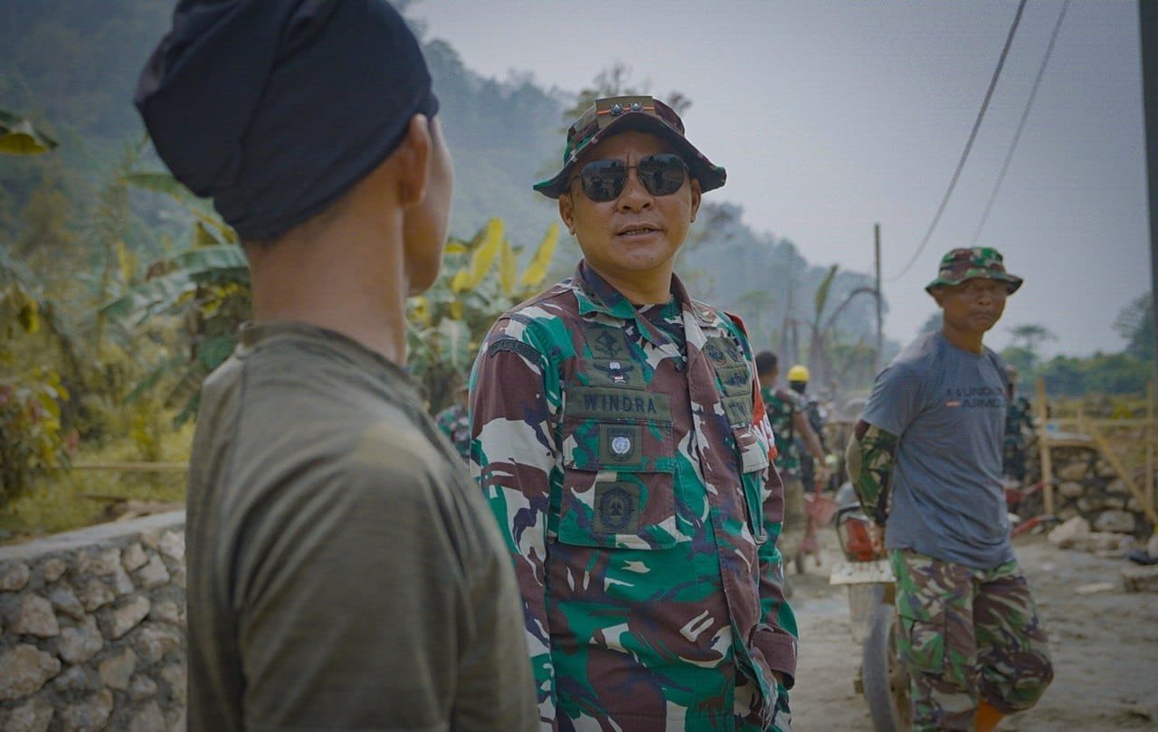 Kehadiran Letkol Windra Menginspirasi Prajurit TMMD ke-130 di Luwu Timur