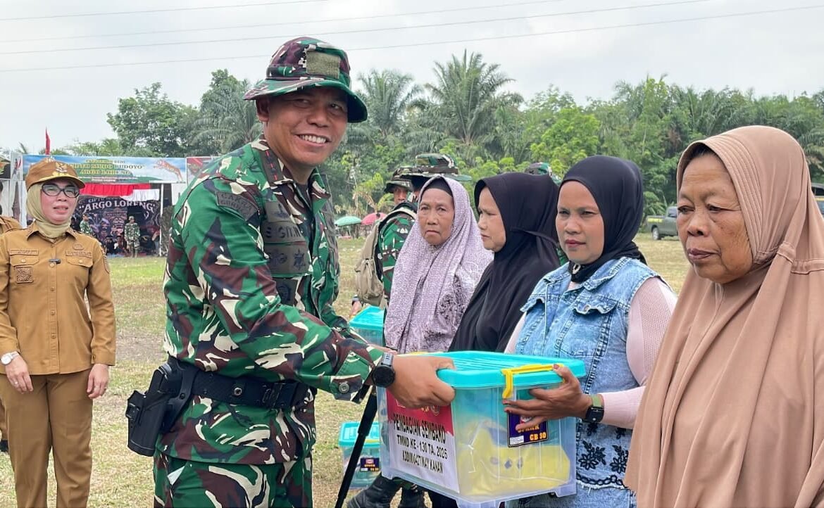 TNI Hadir untuk Masyarakat: Bantuan Sosial Kodim 0427 di Gunung Sangkaran