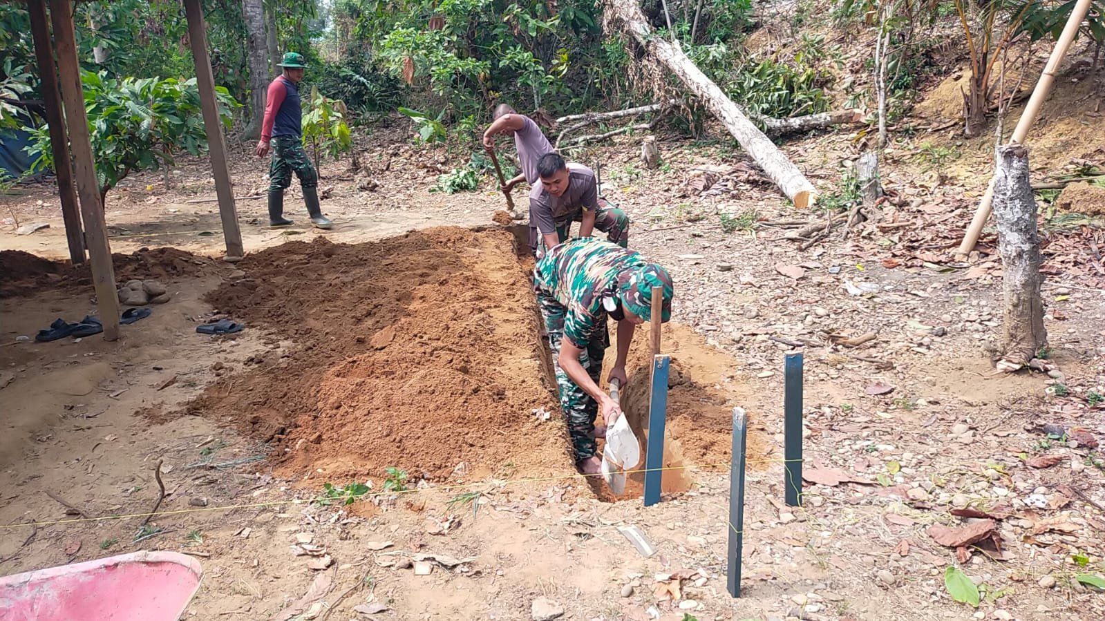 Satgas TMMD ke-130 Awali Konstruksi Rumah Layak Huni di Desa Leboni