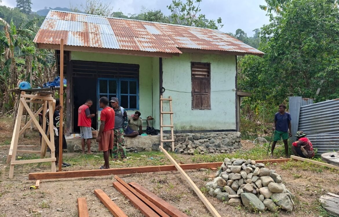 Membangun Komunitas Kuat Melalui Program Rehabilitasi RTLH di Manokwari Selatan