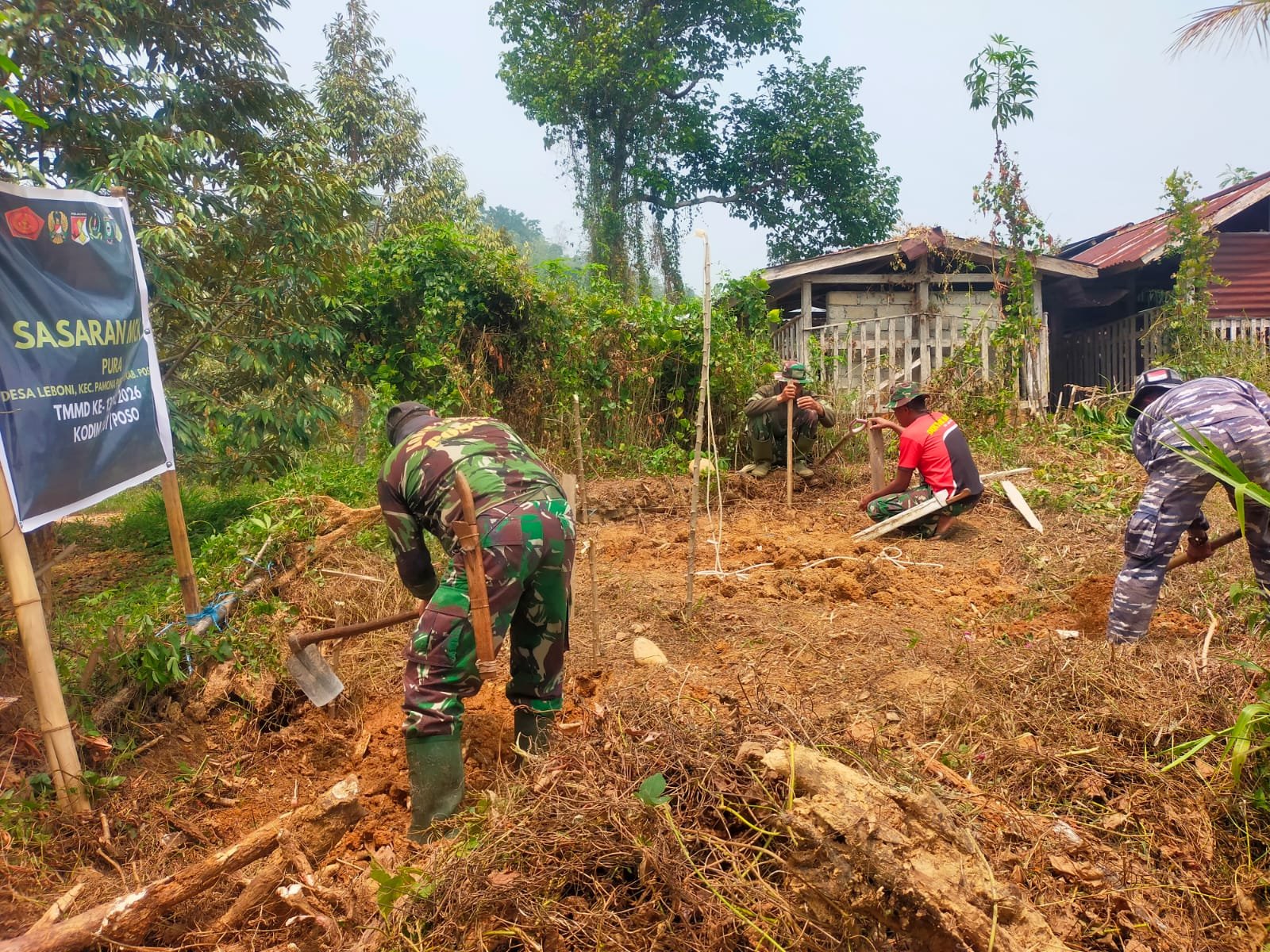 Satgas TMMD Poso Awali Proyek Sanitasi demi Kesejahteraan Desa Leboni