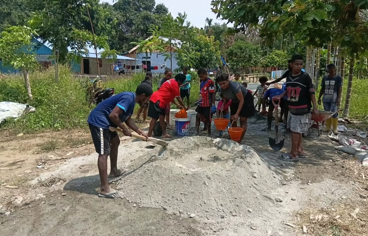 Mama-Mama Papua Aktif Dalam TMMD, Tumbuhkan Kerjasama Dengan TNI