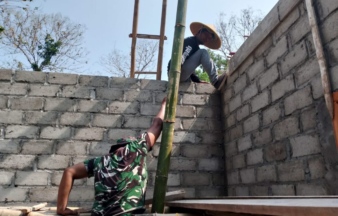 TMMD ke-130 Tulungagung: Penyediaan MCK untuk Kesejahteraan Mbah Waqilah