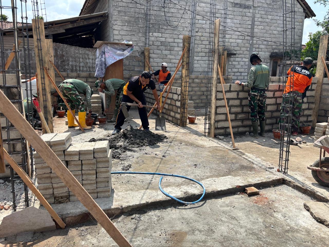 Agus Suwandi: Personifikasi Semangat Gotong Royong dalam Membangun Rumah Layak