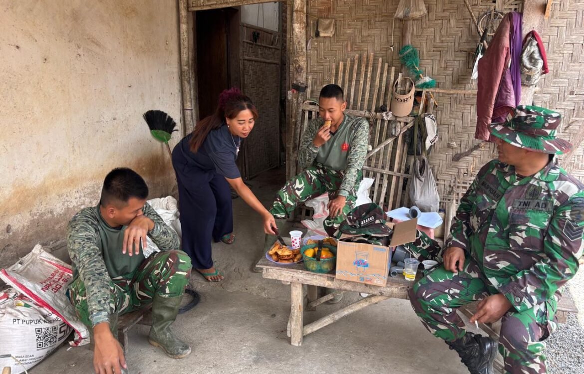 Sajian Istimewa Istri Jambanisasi Perkuat Kehangatan TNI dan Warga di TMMD