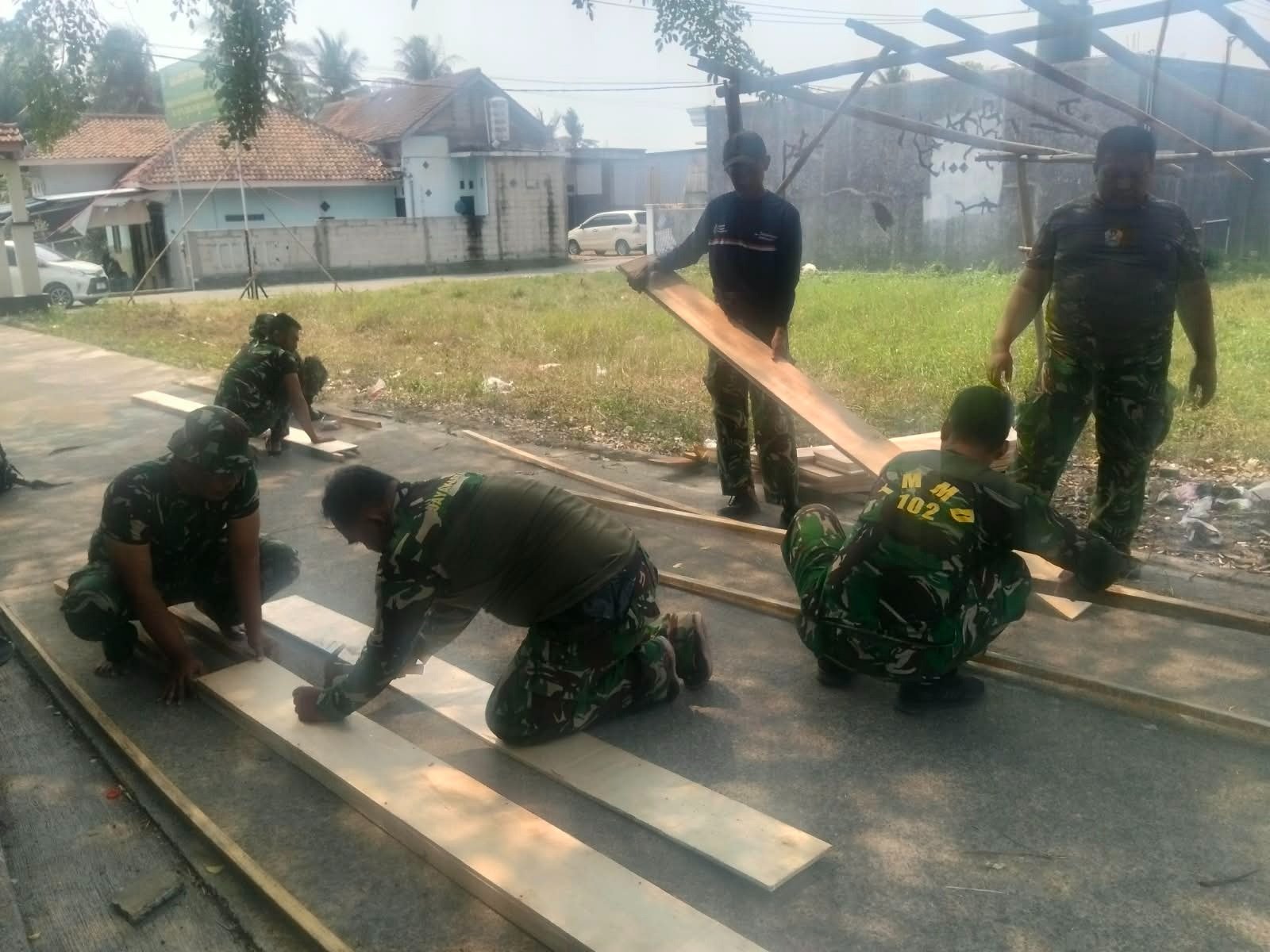 Infrastruktur Desa Maju Berkat Kerja Keras Satgas TMMD dan Bekisting