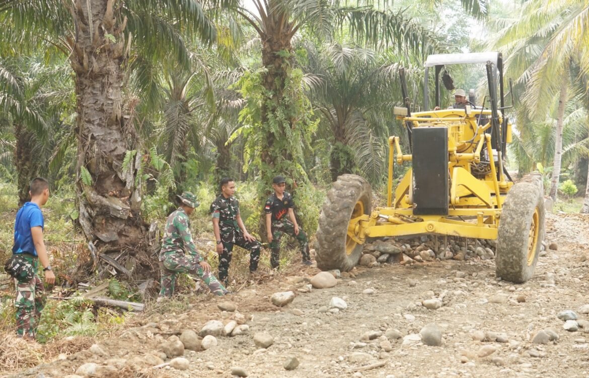 Proyek TMMD ke-130: Jalur Baru yang Perbaharui Kehidupan Masyarakat Kandang Limun Proyek TMMD ke-130: Jalur Baru yang Perbaharui Kehidupan Masyarakat Kandang Limun