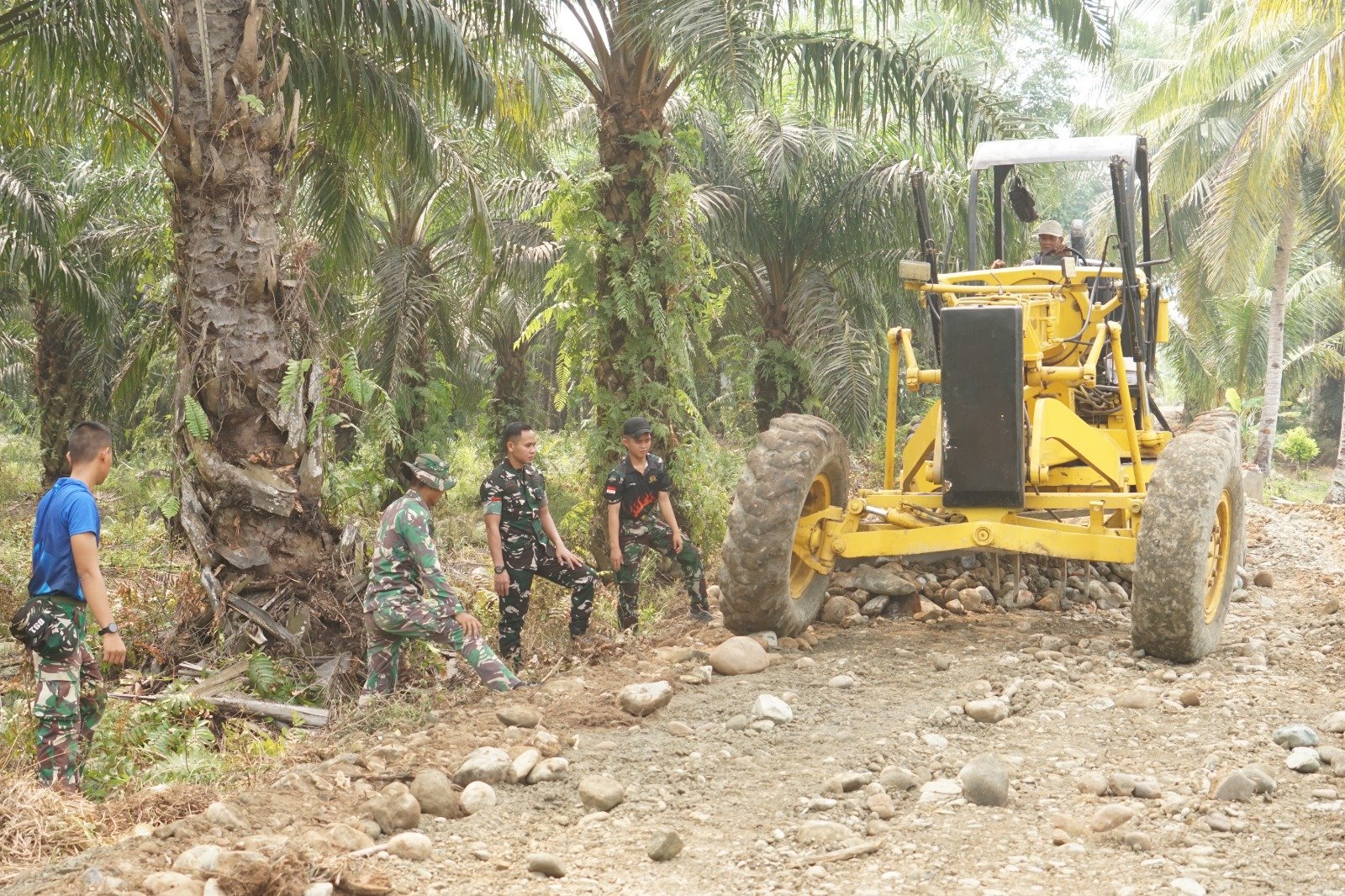Proyek TMMD ke-130: Jalur Baru yang Perbaharui Kehidupan Masyarakat Kandang Limun