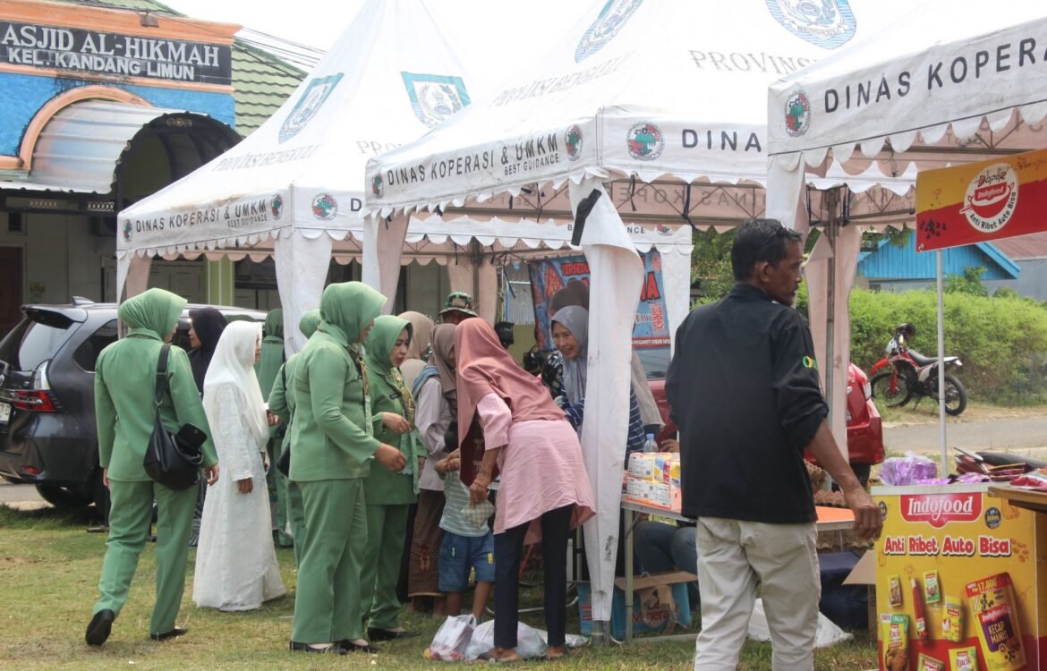 Bazaar Produk Lokal Menghidupkan Pembukaan TMMD ke-130 di Kandang Limun Bazaar Produk Lokal Menghidupkan Pembukaan TMMD ke-130 di Kandang Limun