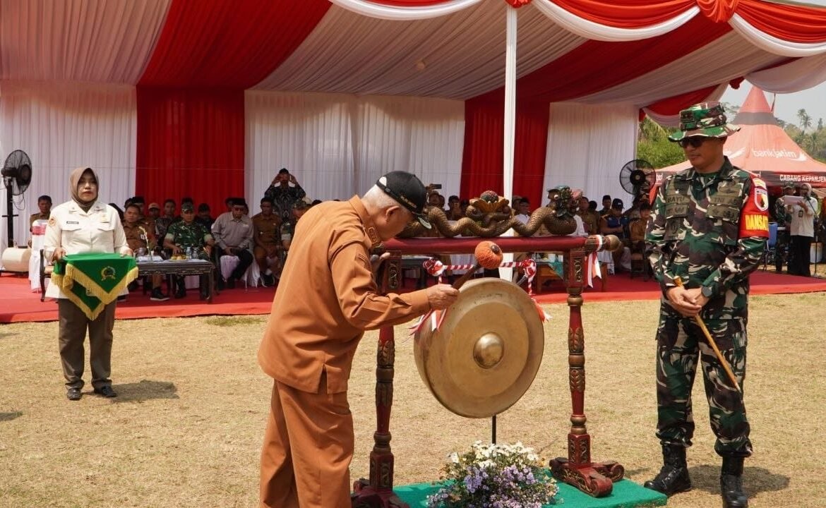 Kolaborasi TNI dan Pemerintah Dimulai dengan TMMD ke-130 di Desa Taji Kolaborasi TNI dan Pemerintah Dimulai dengan TMMD ke-130 di Desa Taji