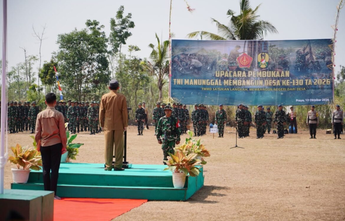 TNI dan Komunitas Bersatu dalam Upacara Pembukaan TMMD ke-130 Lombok Tengah TNI dan Komunitas Bersatu dalam Upacara Pembukaan TMMD ke-130 Lombok Tengah