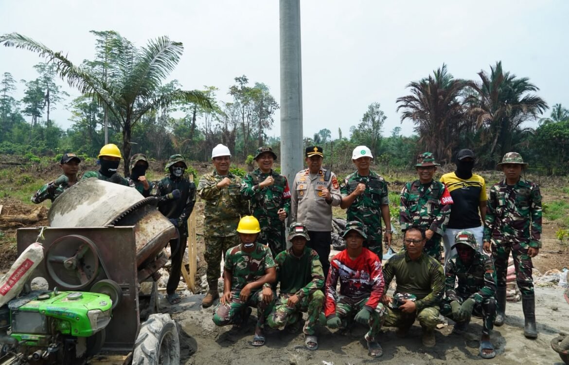 Bupati Irwan Evaluasi Infrastruktur Penting TMMD ke-130 di Parumpanai Bupati Irwan Evaluasi Infrastruktur Penting TMMD ke-130 di Parumpanai